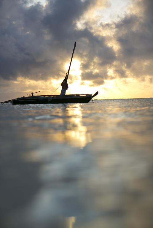Diani Sea Lodge Diani Beach Bagian luar foto
