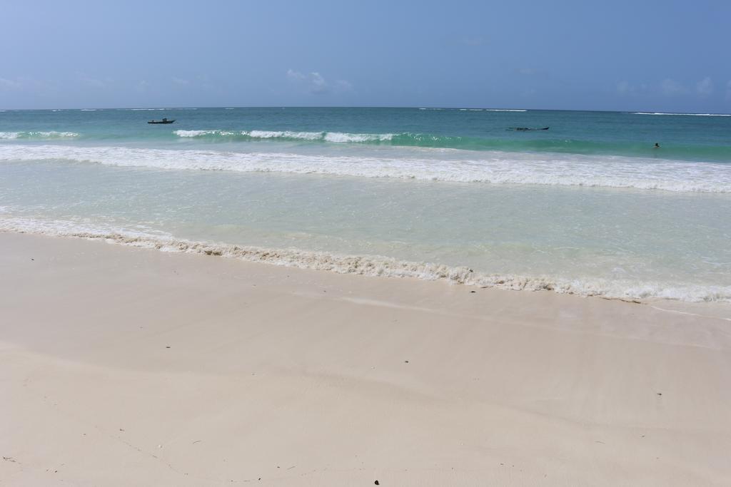 Diani Sea Lodge Diani Beach Bagian luar foto