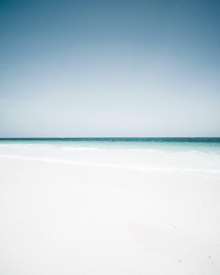 Diani Sea Lodge Diani Beach Bagian luar foto
