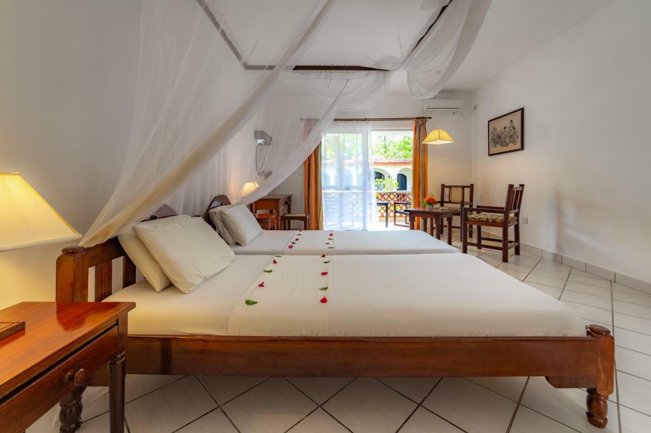 Diani Sea Lodge Diani Beach Bagian luar foto