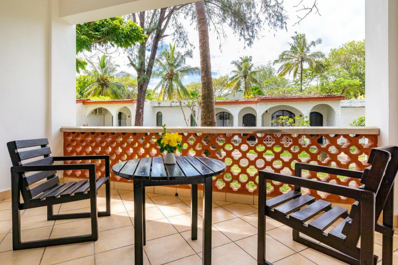 Diani Sea Lodge Diani Beach Bagian luar foto